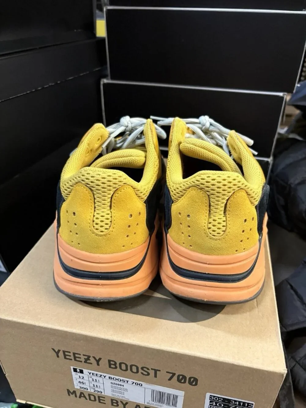 WORN Men’s Yeezy Boost 700 Sun GZ6984 Size 12 WITH BOX